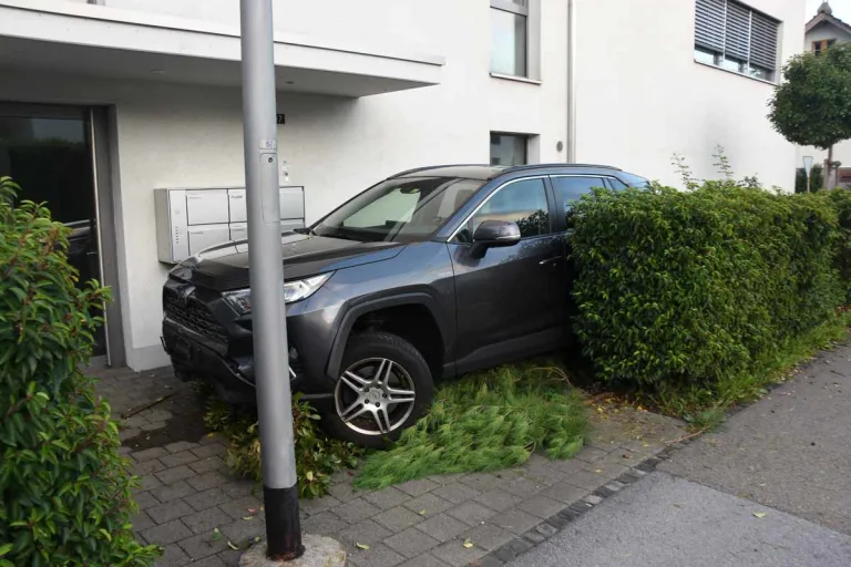 Au SG - Endstation Haupteingang