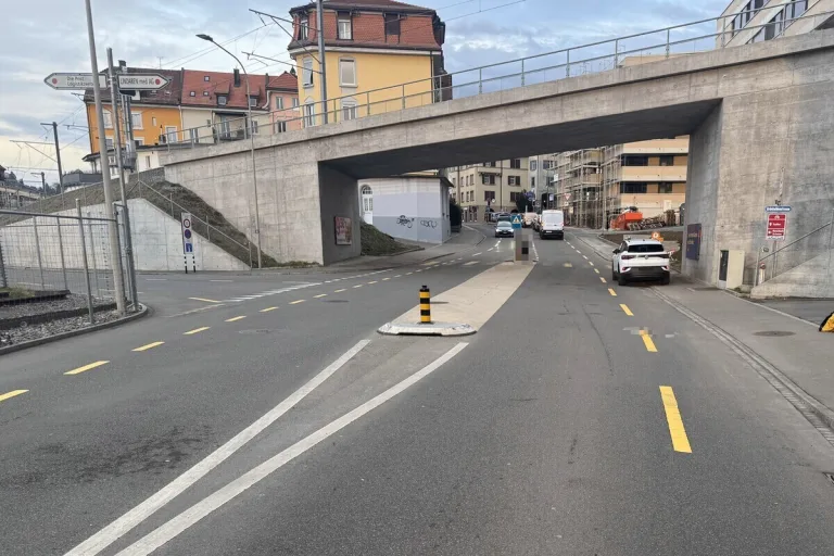 St.Gallen – E-Bikerin erfasst Fussgängerin 