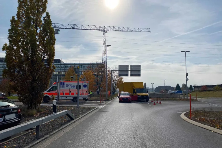 Baar ZG – Verkehrsbehinderungen nach Auffahrunfall