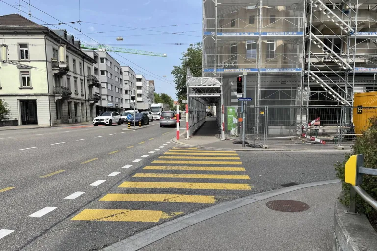 Unfall in St.Gallen - 3-jähriges Kind von Auto erfasst