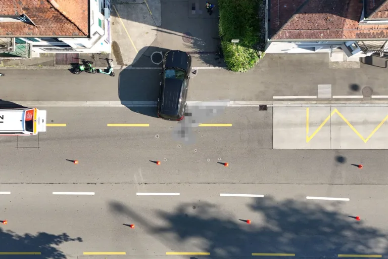 Zürich Kreis 12 – Velofahrer bei Unfall mit Auto schwer verletzt