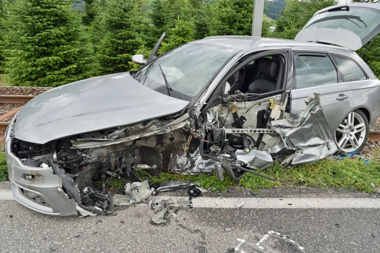 Hitzkirch LU - Fünf Verletzte bei heftiger Kollision