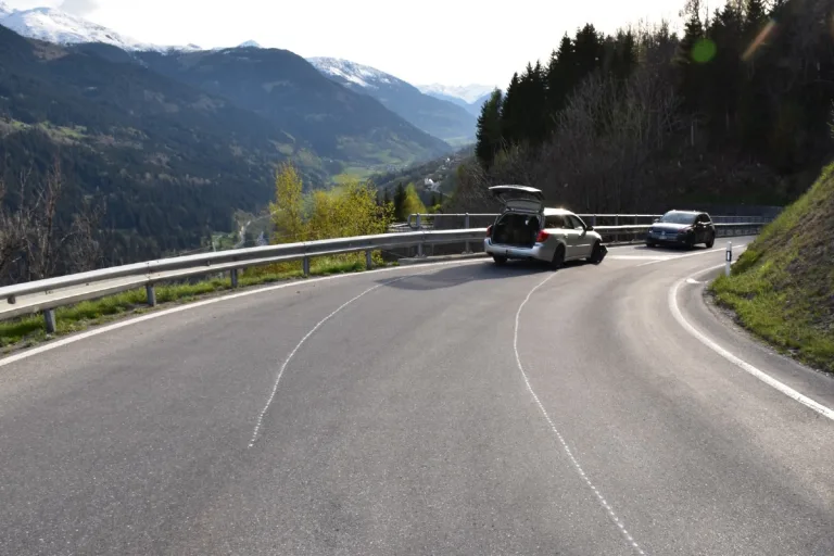 Unfall in Breil/Brigels GR - Subaru zu schnell unterwegs