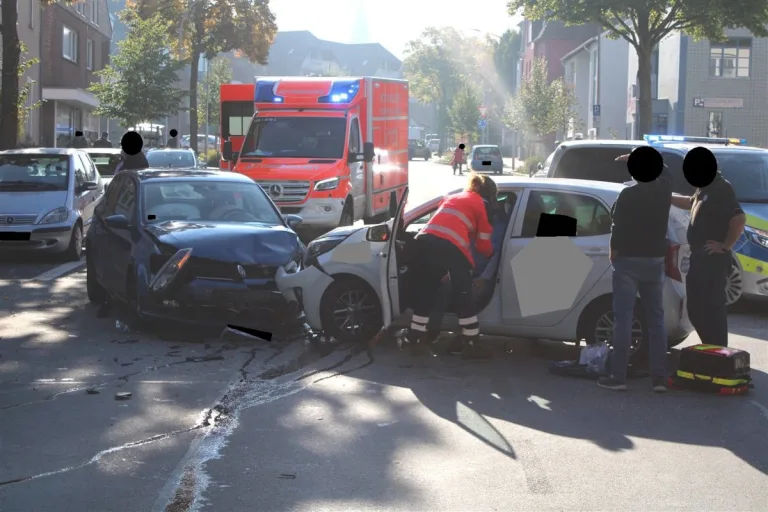 Lübbecke – Zusammenstoß beim Abbiegen