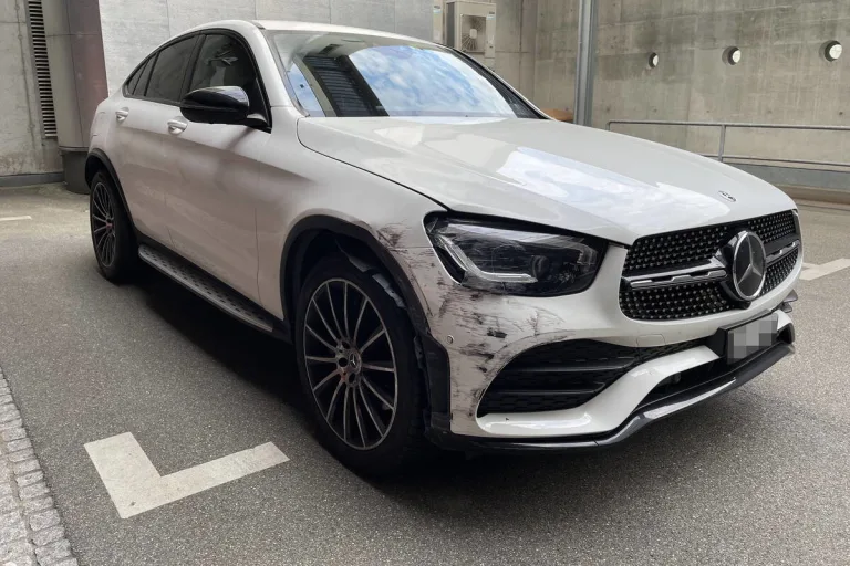 St.Gallen - Fahrunfähig in einer Parkgarage verunfallt 