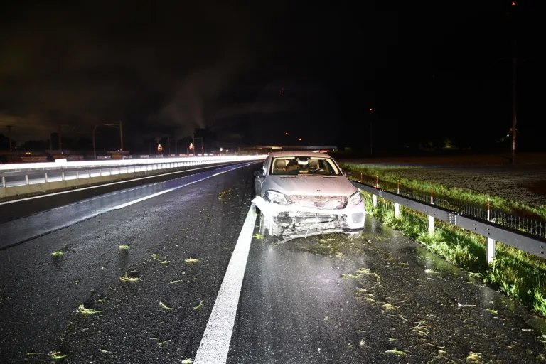 Trimmis GR – Autofahrer verletzt sich bei Selbstunfall