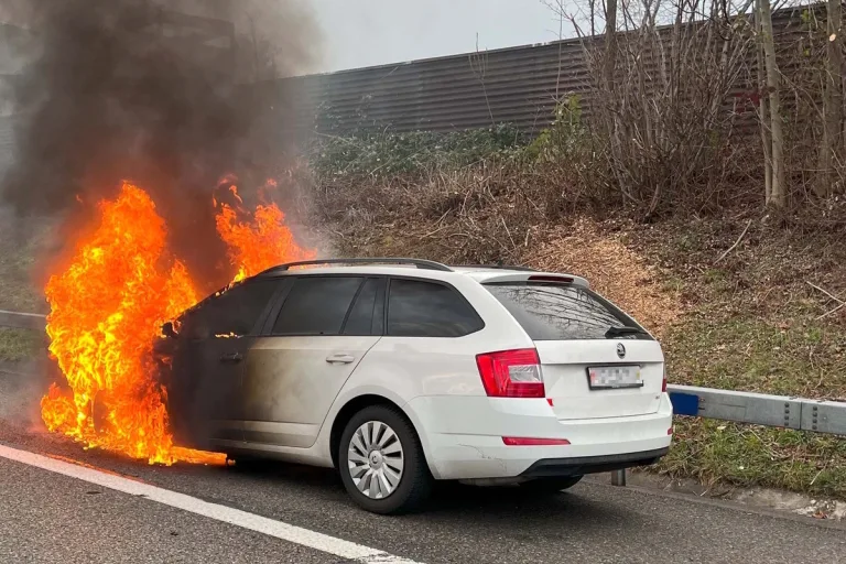 Mörschwil SG – Auto in Brand geraten