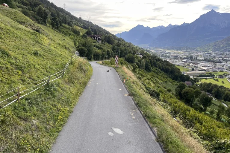 Sitten VS - Motorradfahrer nach Unfall schwer verletzt