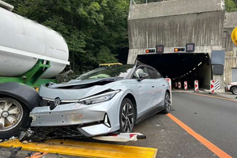 A2 Seedorf UR – Beim Seelisbergtunnel mit Tankanhänger kollidiert 