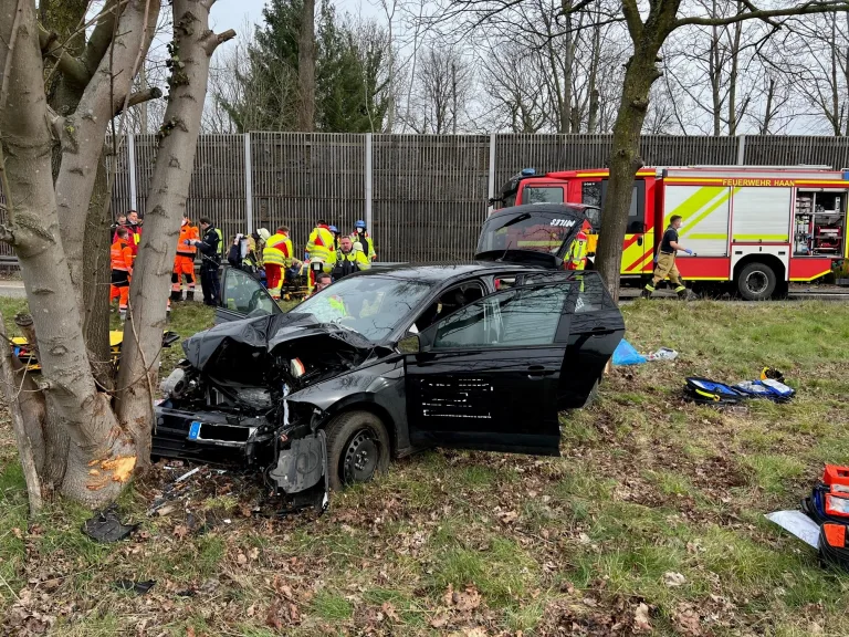Haan: Vier Schwerverletzte bei Unfall auf der Autobahn 46