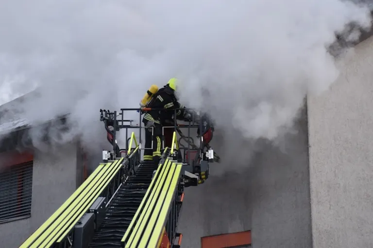 Brand in Bonaduz GR –  Drei Gebäude evakuiert