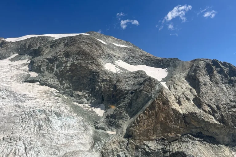 Zermatt VS - Alpinist stürzt rund 200 Meter tief in den Tod
