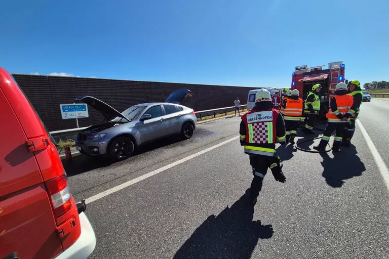 A5 bei Drasenhofen – Polizisten verhindern Vollbrand von Wohnwagen