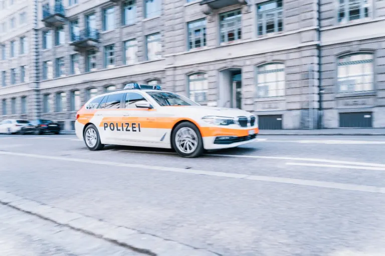 St. Gallen - Vier Personen wegen Handy am Steuer angezeigt