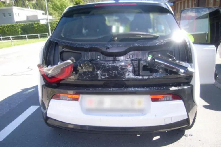 Eine Person nach Auffahrkollision bei Schattdorf UR verletzt