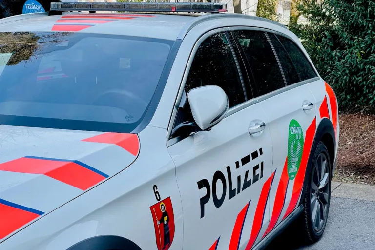 Näfels GL – Kollision im Kurvenbereich