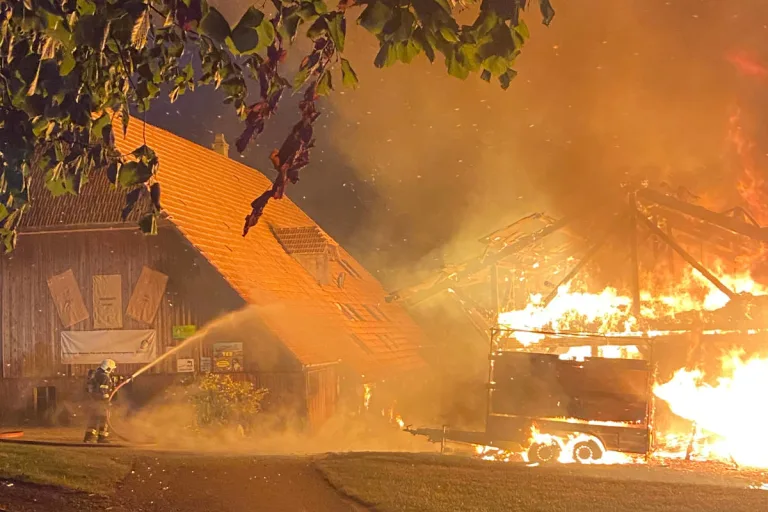 Weier im Emmental BE – Wagenschopf komplett niedergebrannt