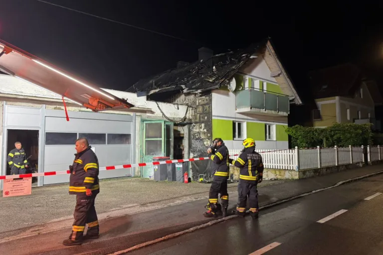 Bad Schallerbach OÖ –  Einfamilienhaus in Brand