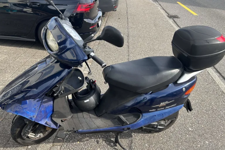 Oftringen AG – Rollerfahrer bei Unfall verletzt