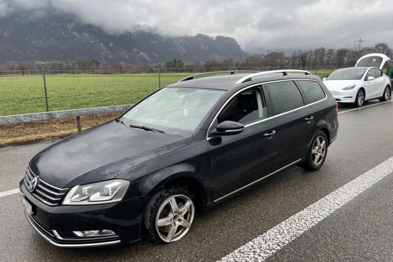 Bad Ragaz SG - Mit kaputtem Reifen auf der Autobahn unterwegs 