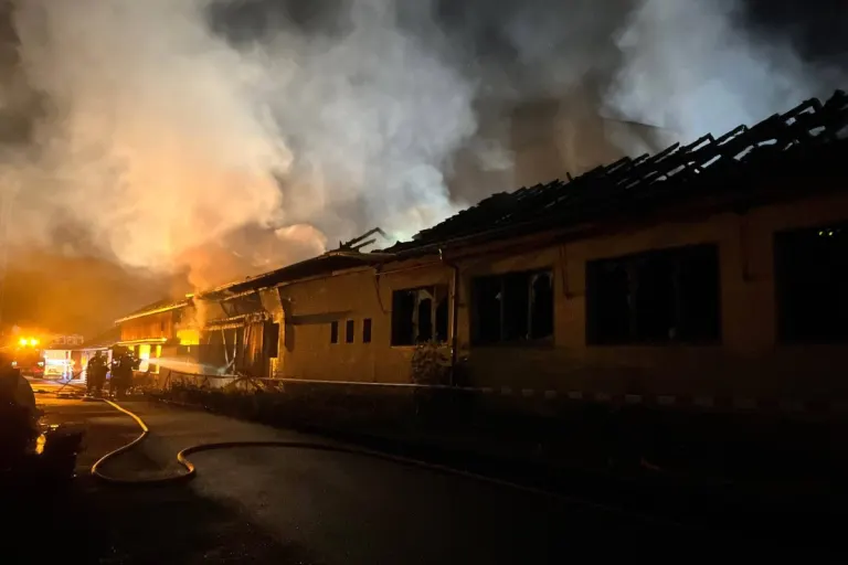 Büsserach SO - Gewerbeliegenschaft durch Feuer massiv beschädigt