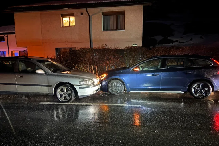 Luchsingen GL – Auf Gegenfahrbahn mit Auto kollidiert