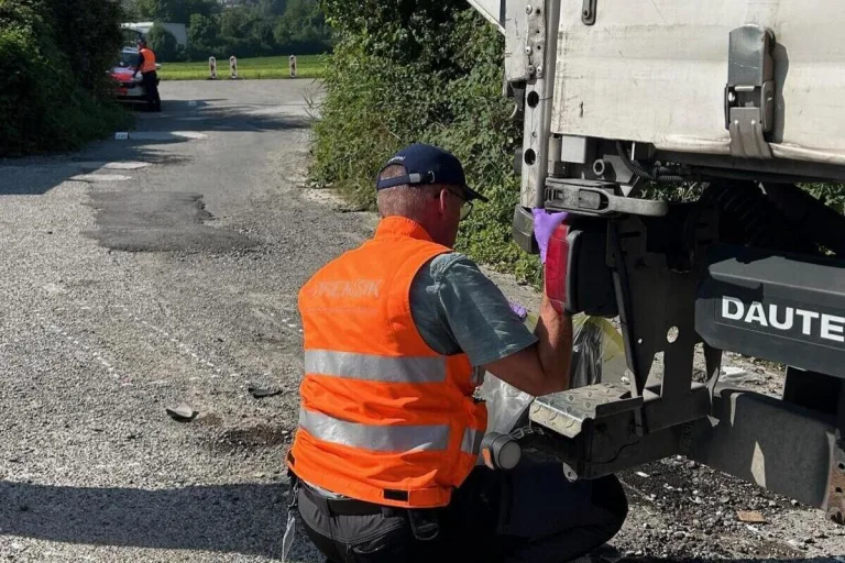 Tragischer Verkehrsunfall in Dietikon ZH – Motorradfahrer stirbt bei Kollision