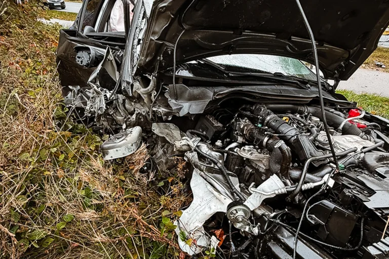Detmold NW – Unfall von zwei Pkw – E-Call löst Alarm aus