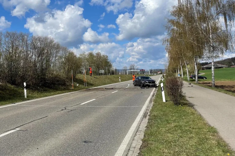 Kloten ZH – Zwei Schwerverletzte nach Selbstunfall