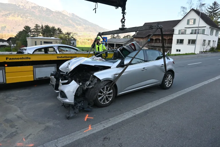 Balzers FL – Totalschaden nach Selbstunfall
