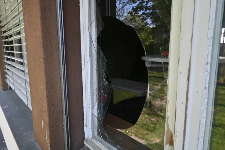 Eschen – Fensterscheibe mutwillig eingeschlagen