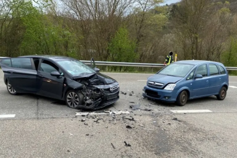 Wolfstein – Unfall auf B270 mit zwei Verletzten