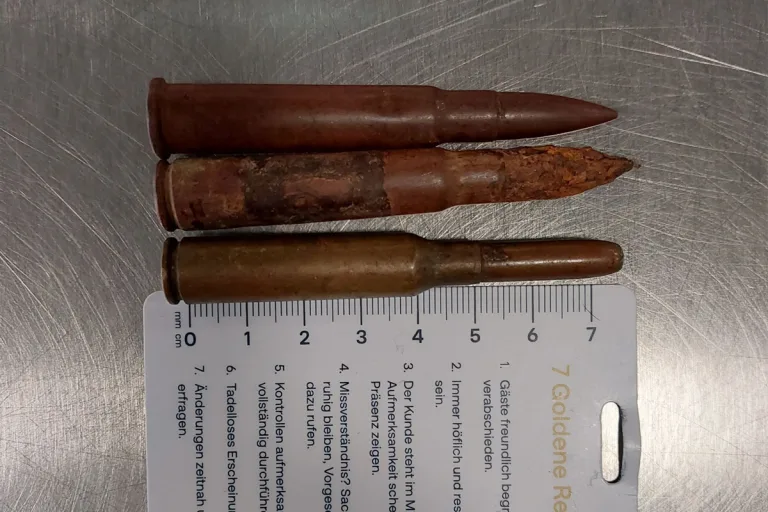 Köln – Munition und Messer im Handgepäck entdeckt