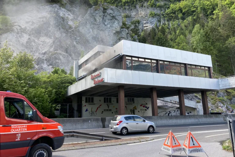 A3 Mühlehorn GL – Brand im alten Restaurant Walensee 