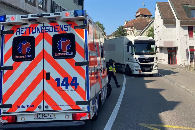 Frauenfeld TG – Lastwagen erfasst Fussgänger