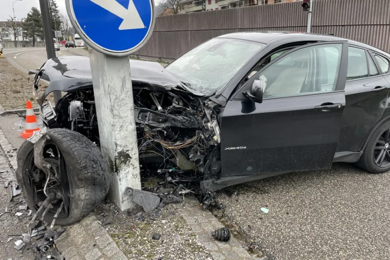 Aarburg AG - Sekundenschlaf führt zu Unfall