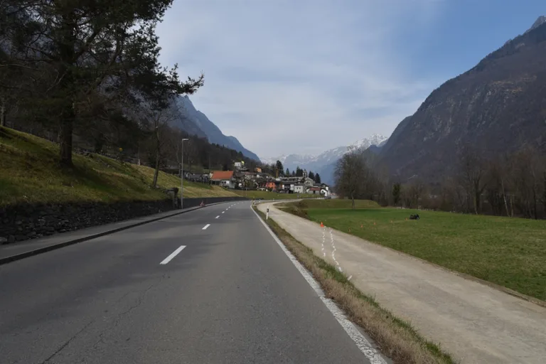 Leggia GR: Motorradfahrer nach Selbstunfall mittelschwer verletzt
