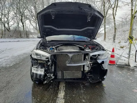 Handewitt – BMW aus Dänemark ohne Frontschürze gestoppt – Weiterfahrt untersagt