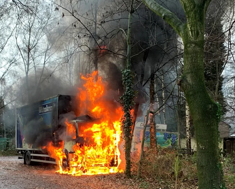 Gladbeck – LKW in Flammen aufgegangen