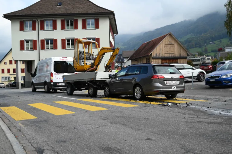 Schänis SG – Drei Verletzte nach Auffahrkollision