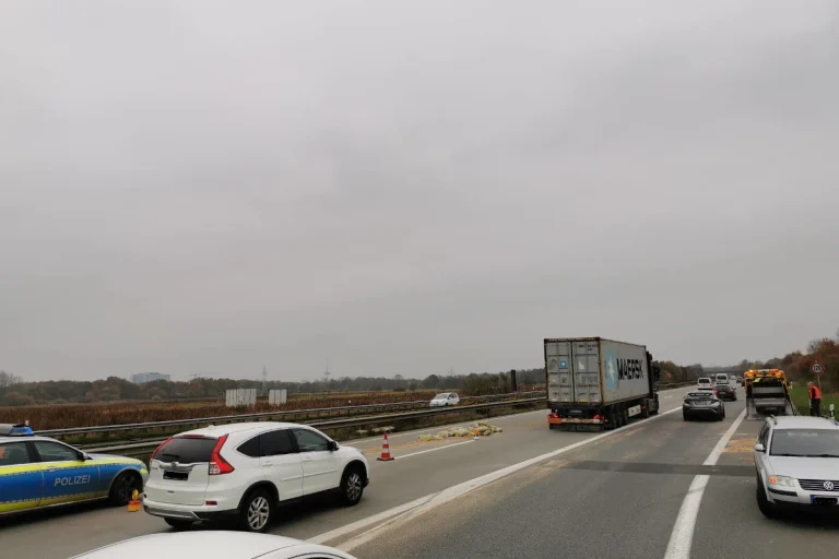 A27 Bremerhaven-Zentrum – Verkehrsbehinderungen nach schweren Unfall