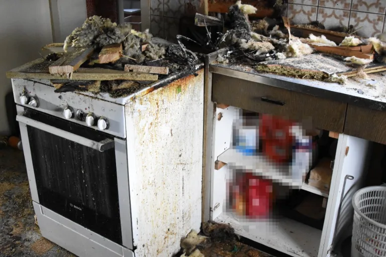 Kobelwald SG - Entzündete Pfanne löst Brand aus - Haus nicht mehr bewohnbar!