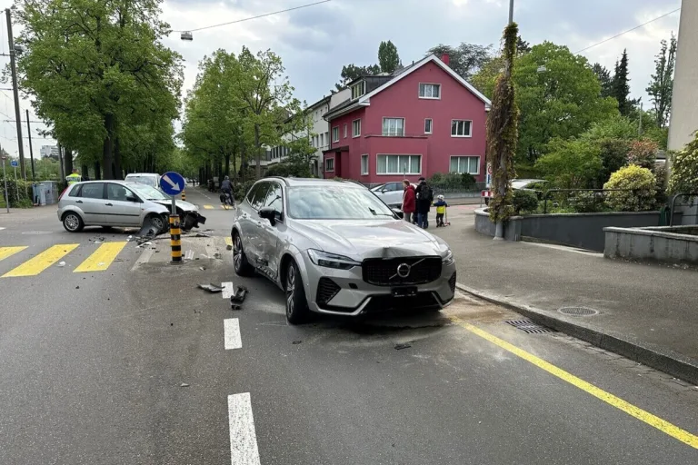 Basel - Unfall mit einem vortrittsberechtigten Fahrzeug