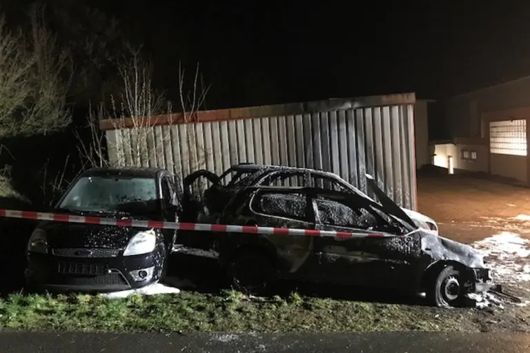 Alsenz – Brand von Übungsfahrzeugen der Feuerwehr