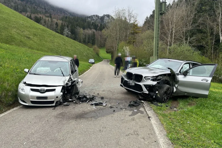 Unfall in Mümliswil SO – Zwei Autolenkerinnen nach Kollision verletzt