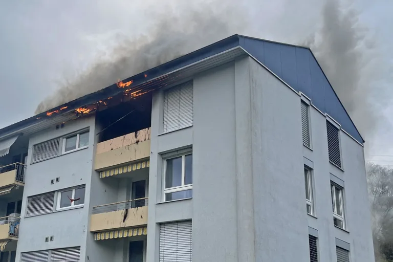 Triengen LU - Feuer auf einem Balkon ausgebrochen