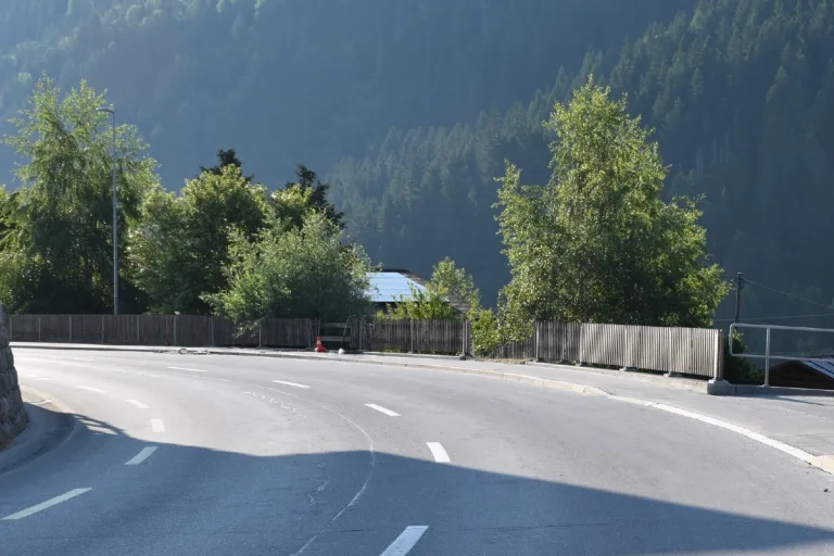 Rabius GR - Unfall mit Zaun