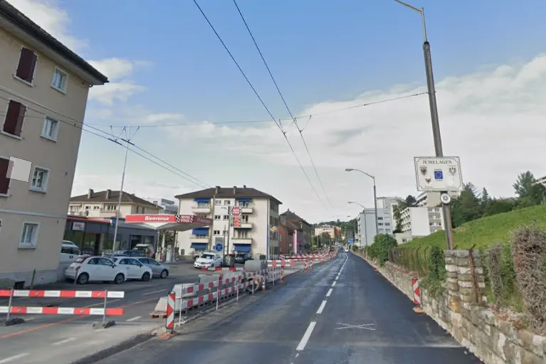 Neuenburg NE – Junge Motorradlenkerin bei Auffahrunfall verletzt