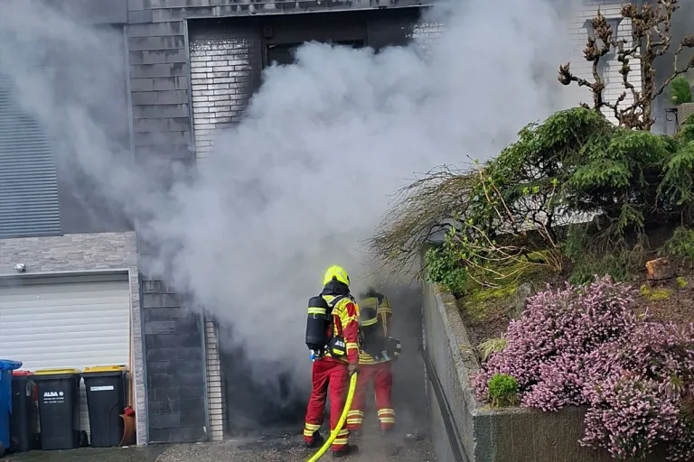 Heiligenhaus – Pkw brennt in Garage eines Einfamilienhauses