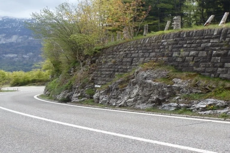 A8 Brünig BE – Brünigstrasse nach Felssturz wieder geöffnet